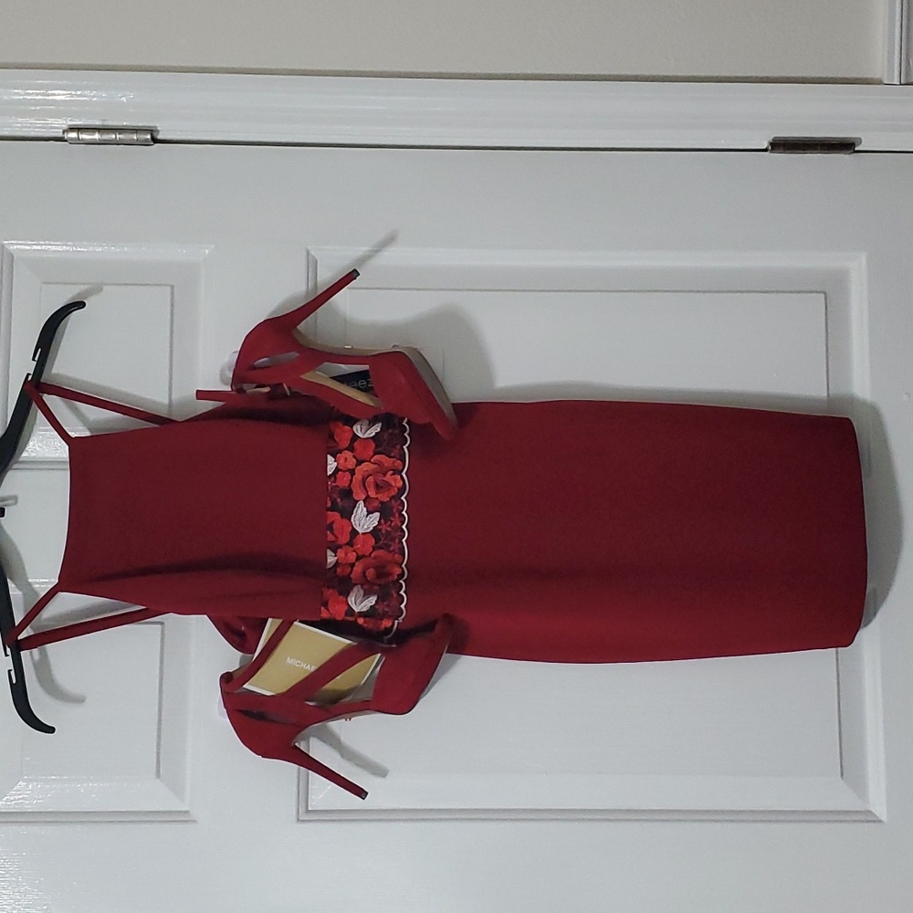 Dress and shoes - Picture 3 of 7